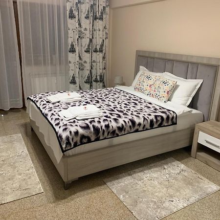 Minerva Ultracentral Apartment Крайова Екстериор снимка