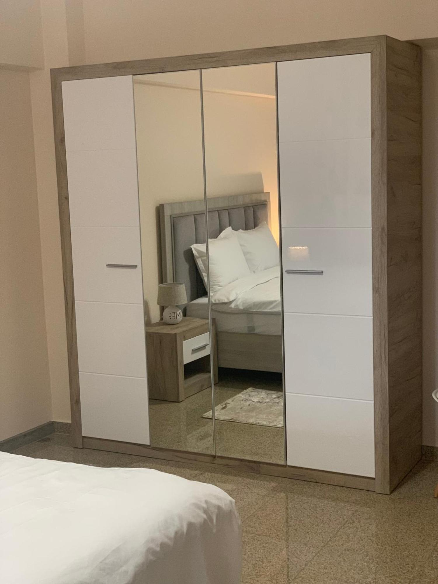 Minerva Ultracentral Apartment Крайова Екстериор снимка