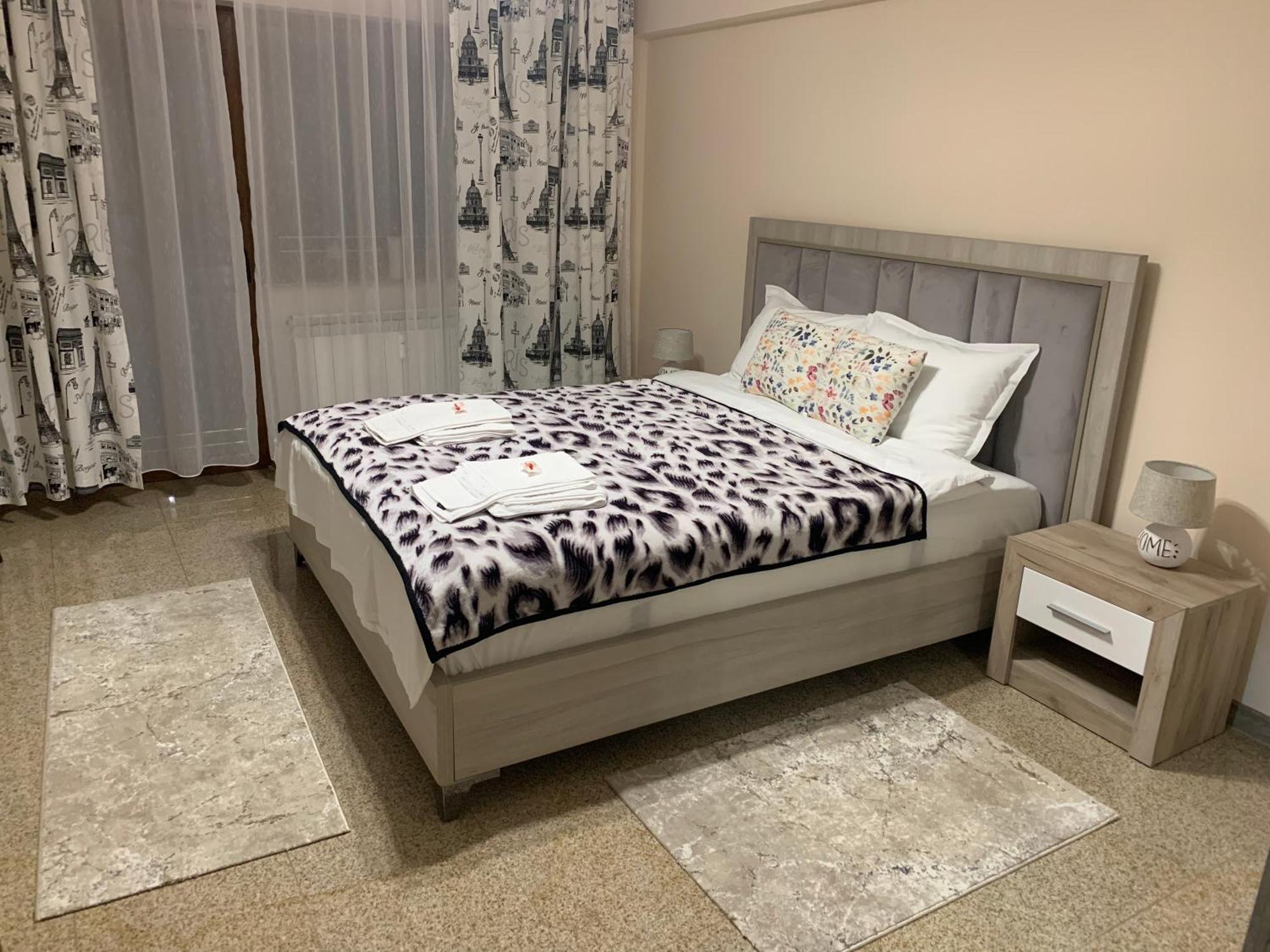 Minerva Ultracentral Apartment Крайова Екстериор снимка
